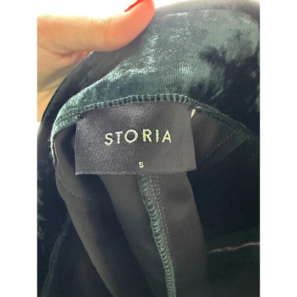 Storia Small Green Velvet Mini Skirt - Picture 3 of 4